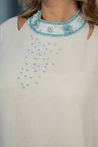 جلابية نسائية أنيقة بتصميم ناعم