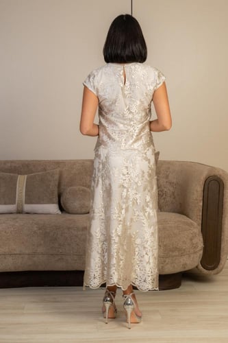 فستان دانتيل ميدي بيج بتصميم راقٍ بطبقتين