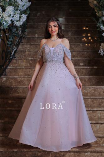 فستان سهرة وردي فاتح مكشوف الأكتاف ومطرز بالكريستا...