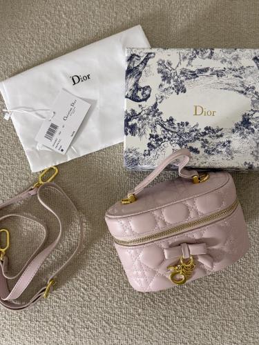 شنطة Dior ميني ماستر