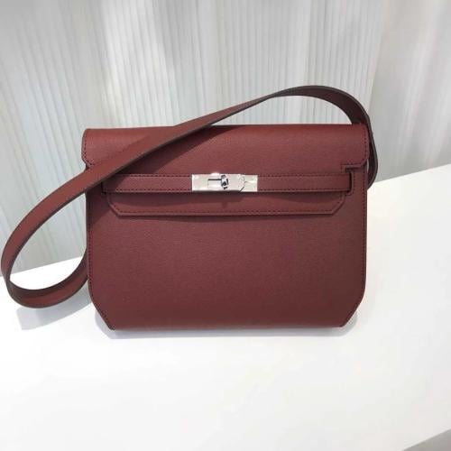 شنطة عملية هيرميس كيلي ديبيش بلون برغندي بحزام كتف