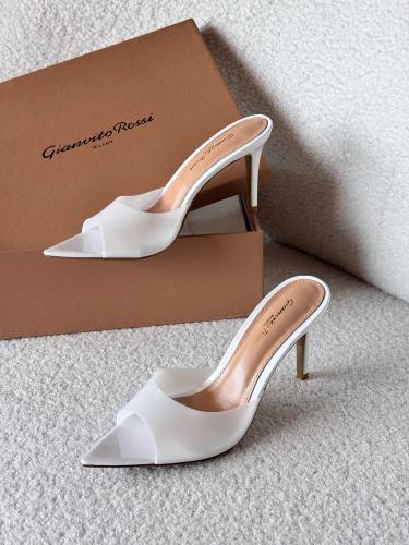 هيلز جيانفيتو روسي بدون حزام بلون ابيض