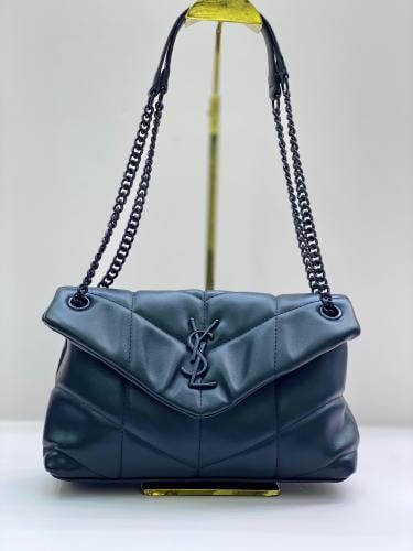 شنطة بحامل كتف سانت لوران لولو بافر جلد لون أسود ف...