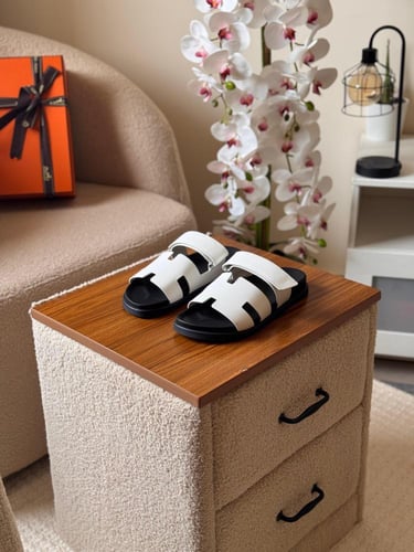 صندل ايرميز رجالي شايبر جلد ناعم بلون أبيض