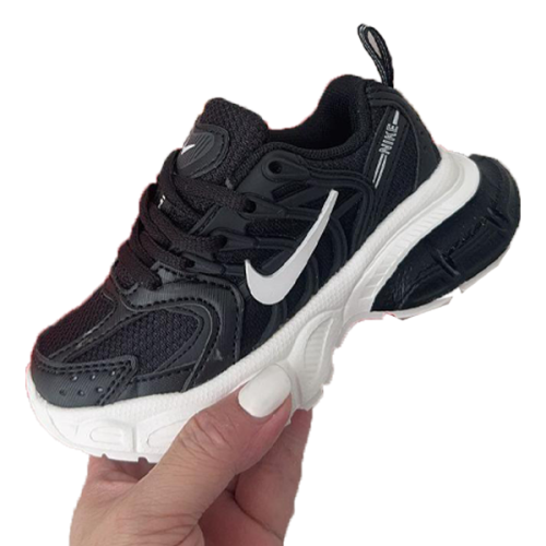 حذاء نايكي أطفال سكيت بلون أسود