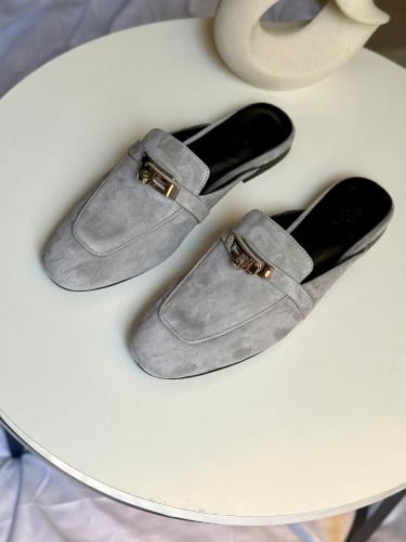 سليبر هيرمس مغلق شمواه بلون رمادي فلات