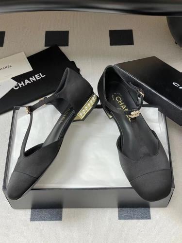 حذاء نسائي شانيل ماري جين بحزام خلفي فلات لون اسود...