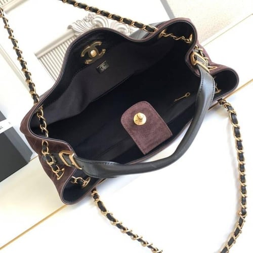 حقيبة هوبو شانيل جلد سويد بلون بني وأسود