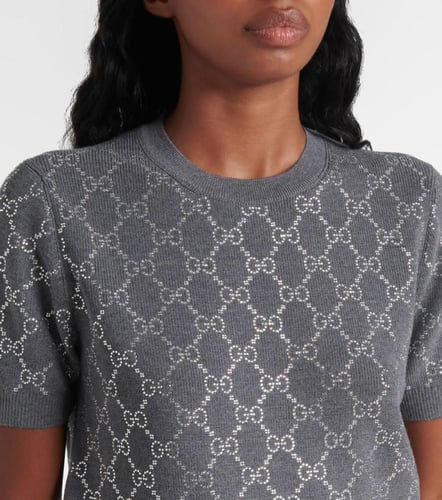 بلوزة جوتشي صوفية بأكمام قصير نقشة GG لون رمادي