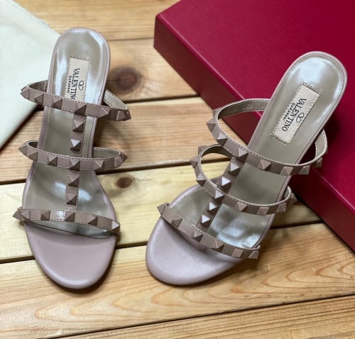 صندل نسائي فالنتينو روكستود رمادي فاخر مرصع