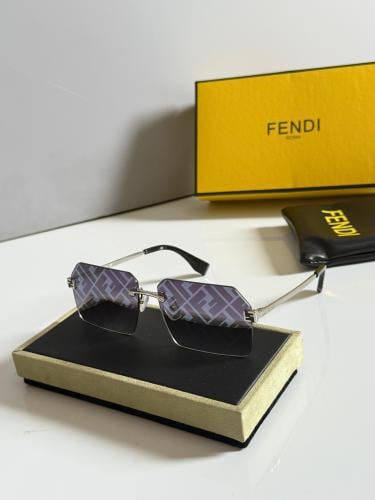 نظارة فيندي سكاي رجالية بإطار معدني رفيع نقشة FF