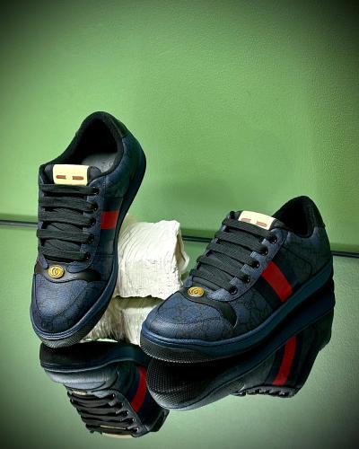 حذاء قوتشي سكرينر قماشي للرجال نقش GG لون كحلي