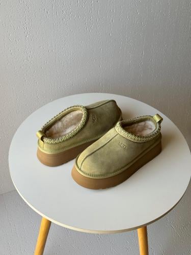 شبشب للنساء UGG Tazz شمواه بلون بيستاشيو