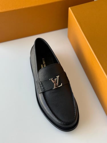حذاء رجالي رسمي لويس فيتون لوفر جلد فاخر بلون اسود