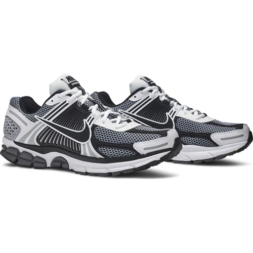 سنيكر رياضة نايك فوميرو5 بلاك وايت للجنسين