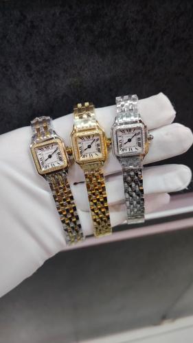 ساعات كارتييه نسائية بانثير بألوان فضي وذهبي