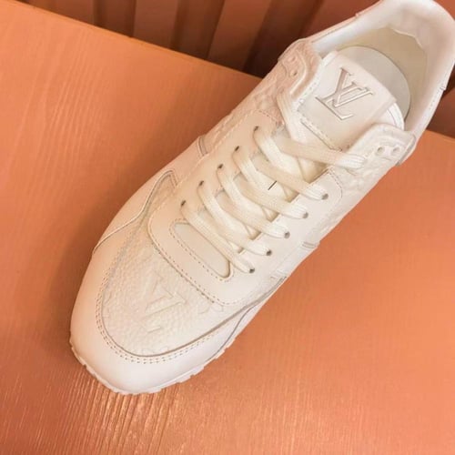 سنيكر لويس فويتون رجالي رن أواي مونوغرام بلون بيور...