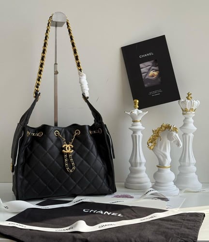 شنط جلدية شانيل 25 هاند باق بحامل كتف جلد حبيبات ل...