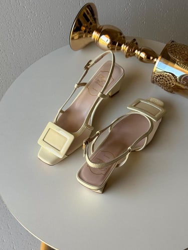 صندل نسائي سلاين باك روجر فيفر بكعب منخفض أبيض