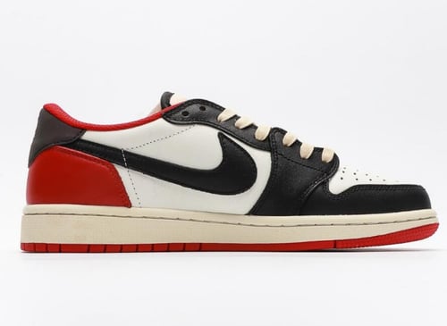 حذاء ترافيس سكوت إكس إير جوردان 1 لو - شيكاغو بولز