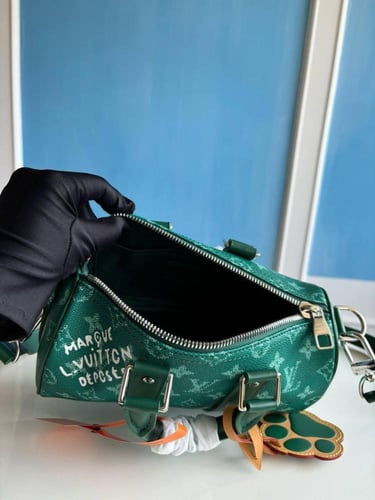 حقيبة يد صغيرة رجالية لويس فيتون KEEP ALL25 لون أخ...