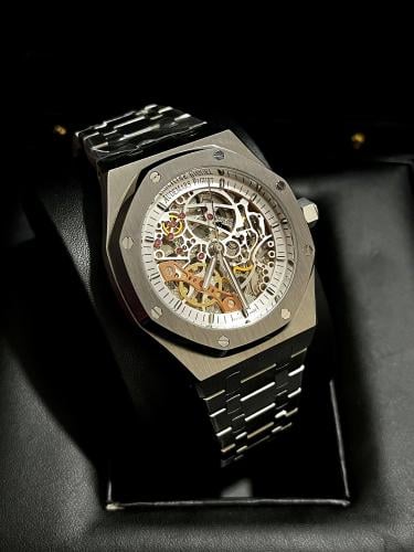 ساعة AP رجالية اوديمار بيجيه رويال أوك معدن بلون ف...