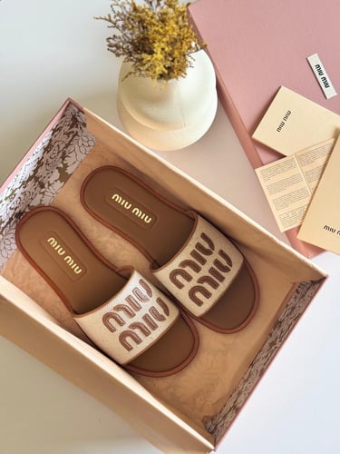 سليبر ميوميو نسائي جلد نابا لون عسلي وبيج