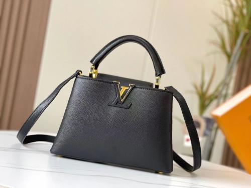 شنطة Louis Vuitton Capucines BB جلد Taurillon بالل...