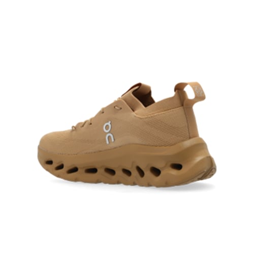 حذاء لويفي x اون كلاود تيلت للجنسين رياضي بلون بني...