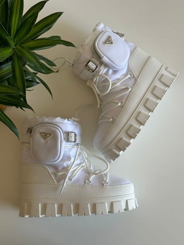 جزمة شتوية نسائية برادا PRADA - وايت