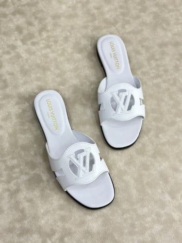 سليبر لويس فويتون نسائي بلون أبيض فاخر بتفاصيل أني...