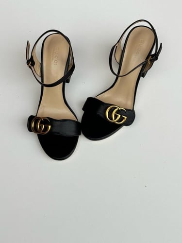 صندل نسائي أنيق جوتشي بلون أسود فخم