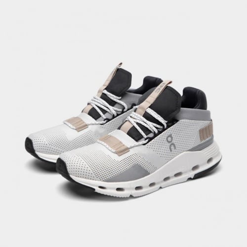 حذاء اون رانينج كلاود نوفا أبيض رملي