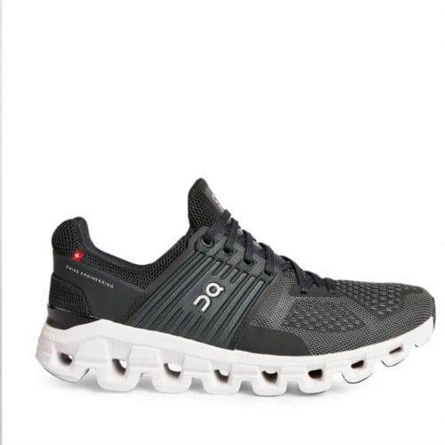 حذاء رياضي كلاود سويفت من اون رانينج لون اسود مع ا...