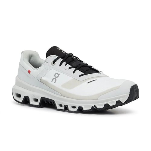 كلاود فينترو شوز أون رانينج وايت بلاك