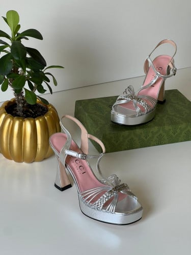 صندل قوتشي نابا فضي متشابك كعب عال