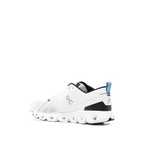 حذاء كلاود اكس 3