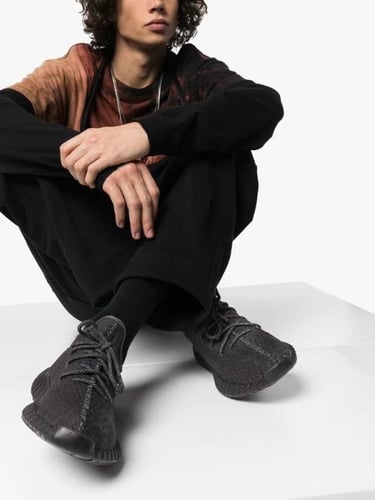 أديداس ييزي بوست 350 عاكس قطن أسود محبوك