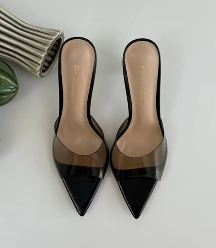 صندل نسائي بلكسي من جوفانتينو روسي بلاك