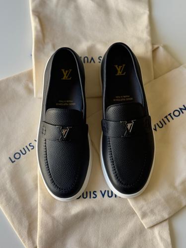حذاء لوفر لويس فيتون LV Resort جلد محبب أسود نعل أ...