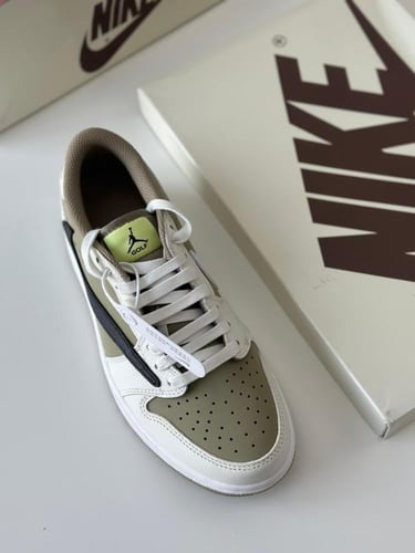 نايك حذاء فلات ايرجوردن لو1 × ترافيس سكوت أخضر وأب...