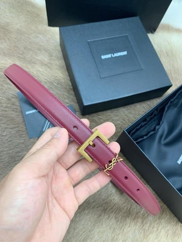 حزام جلد فاخر سان لوران حزام للنساء لون برغندي بمش...