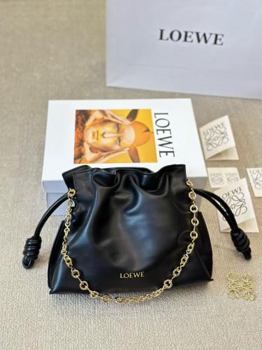 حقيبة كلاتش لويفي جلد لون اسود بسلسلة ذهبي