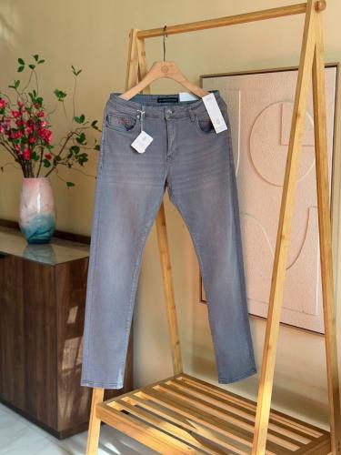 بنطال جينز رجالي دولتشي اند جابانا بلون رمادي باهت