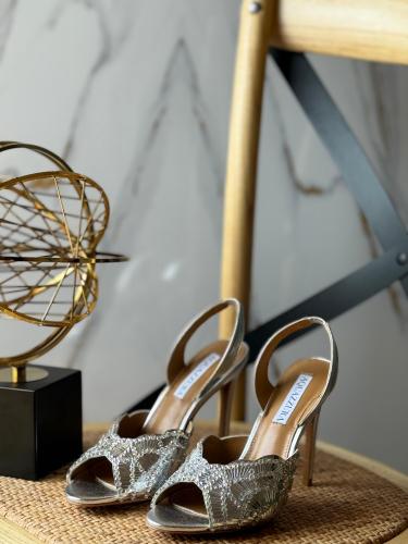 صندل عالي أكوازورا Ce Soir 75 كعب ستليتو مطرز بحزا...