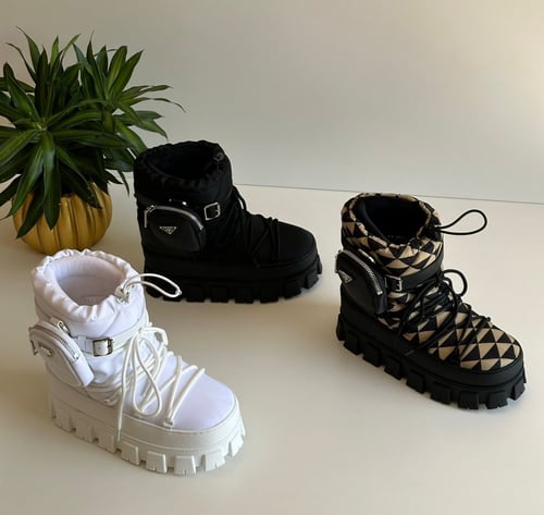 جزمة شتوية نسائية برادا PRADA - وايت