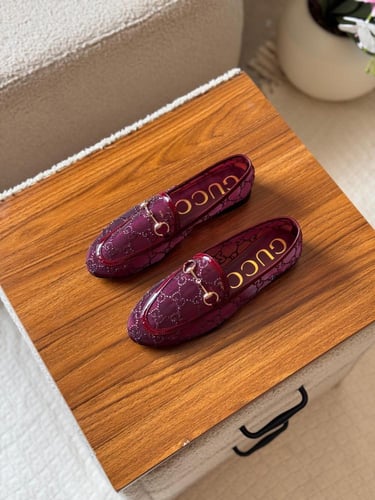 لوفرز نسائي جوتشي نسائي مزخرف بشعار GG لون خمري