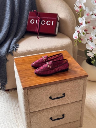 لوفرز نسائي جوتشي نسائي مزخرف بشعار GG لون خمري