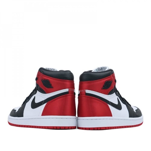 حذاء نايك اير جوردان 1 ريترو عال ساتان أسود أحمر