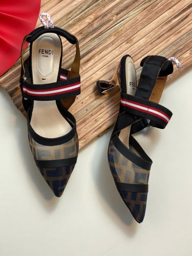 حذاء نيو فندي نسائي اسود كعب رفيع ذهبي